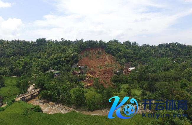 印尼西爪哇省山体滑坡已致17东谈主圆寂
